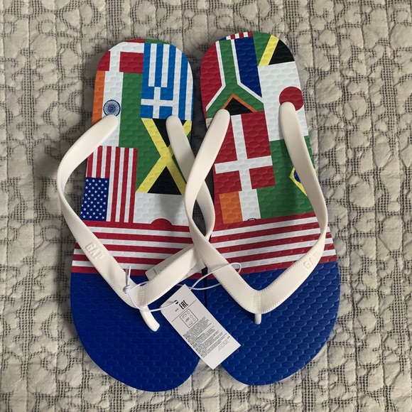 GAP Other - GAP Men’s Flip Flops